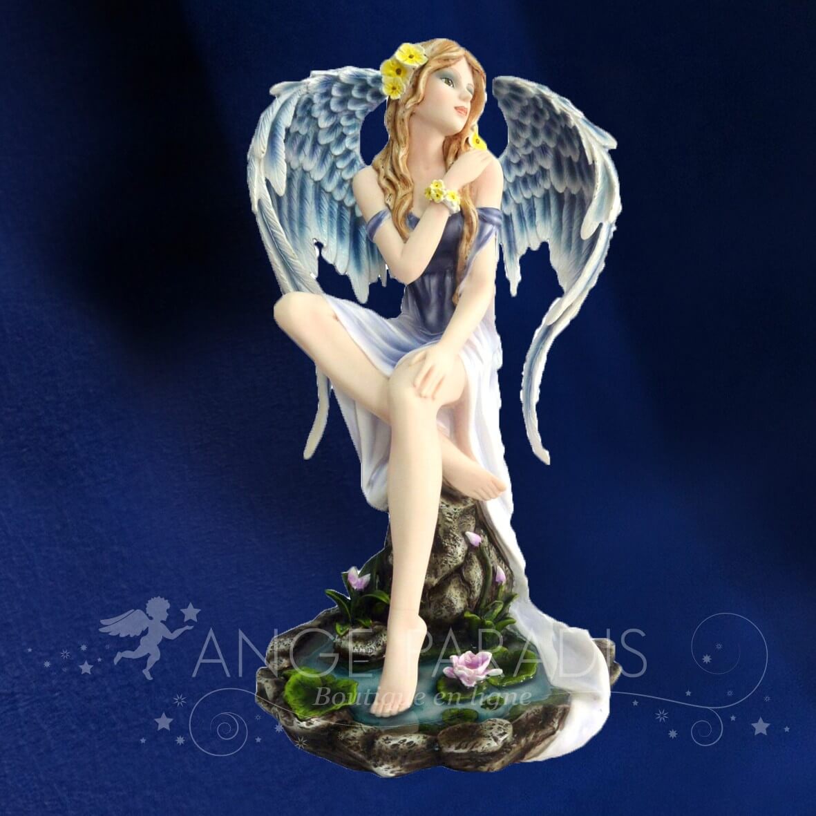 PTC Statue de fée ailée bleue avec loup blanc en résine de 16 cm